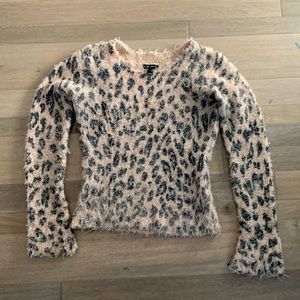 Women’s Medium Leopard sweater